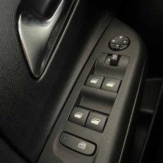 OPEL Corsa usata, con Autoradio digitale