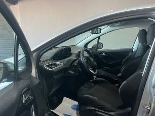 PEUGEOT 208 usata, con Autoradio