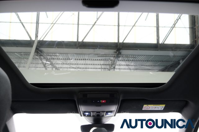 VOLKSWAGEN Taigo usata, con Airbag testa