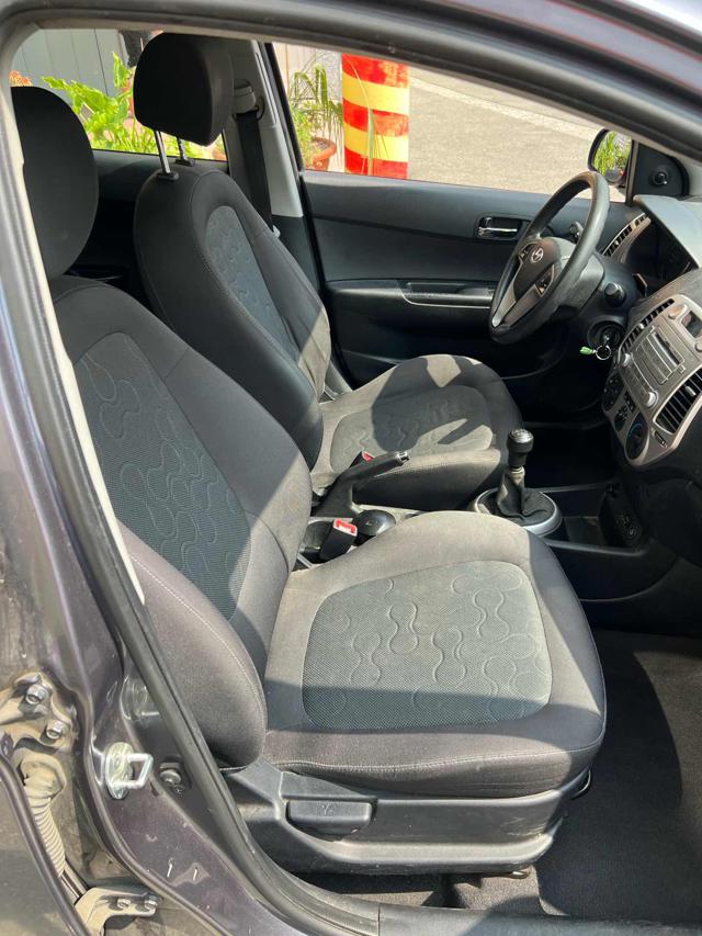 HYUNDAI i20 usata, con Airbag testa