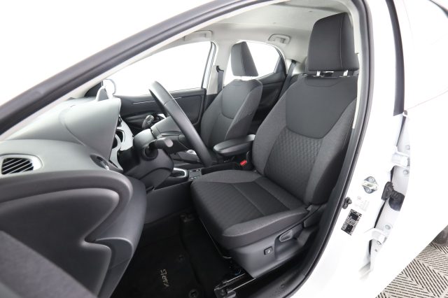 TOYOTA Yaris usata 2