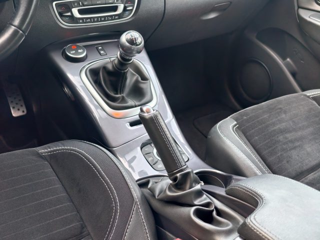 RENAULT Scenic usata, con Controllo automatico clima