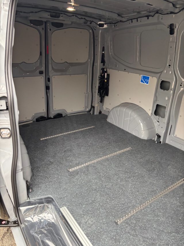 VOLKSWAGEN Transporter usata, con Riconoscimento dei segnali stradali