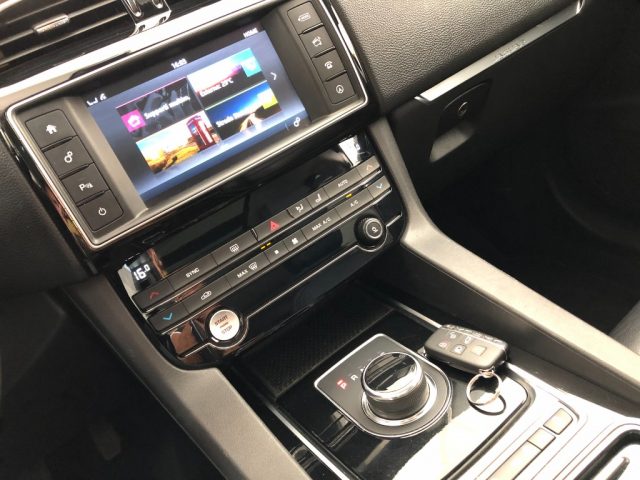 JAGUAR F-Pace usata, con Fendinebbia