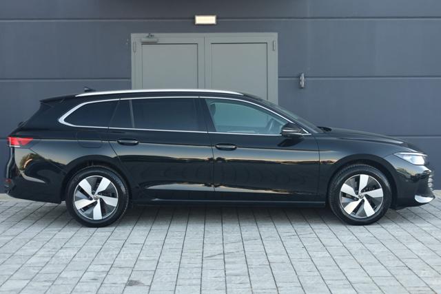 VOLKSWAGEN Passat usata, con Sensori di parcheggio anteriori