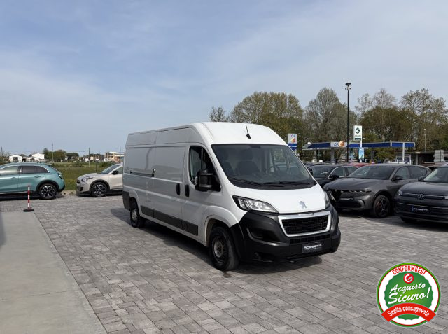 PEUGEOT Boxer usata, con Autoradio