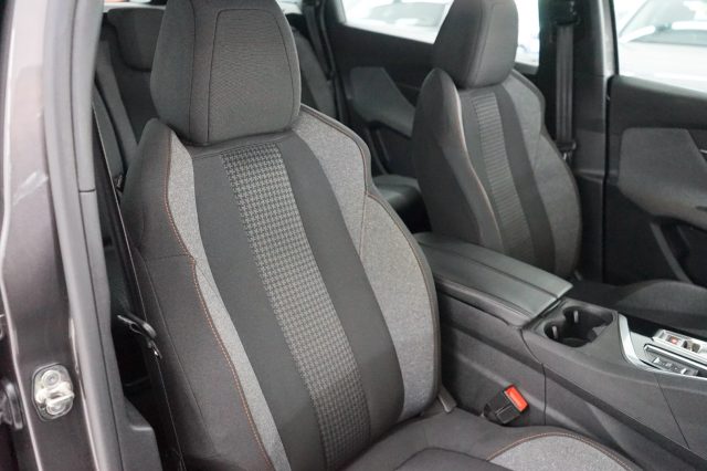 PEUGEOT 5008 usata, con Monitoraggio pressione pneumatici