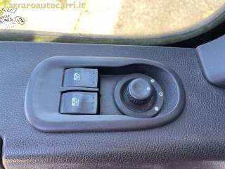 NISSAN NV400 usata, con Vivavoce