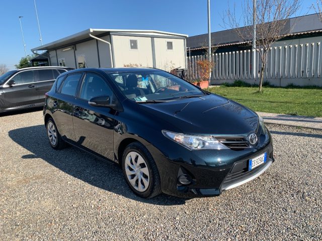 TOYOTA Auris usata, con Airbag laterali