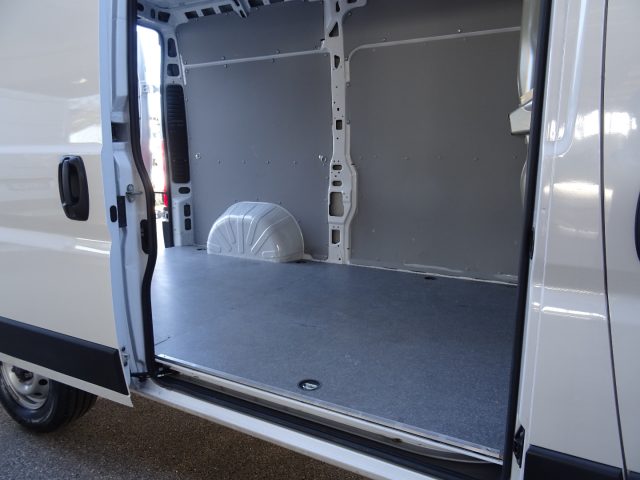 PEUGEOT Boxer usata, con Climatizzatore