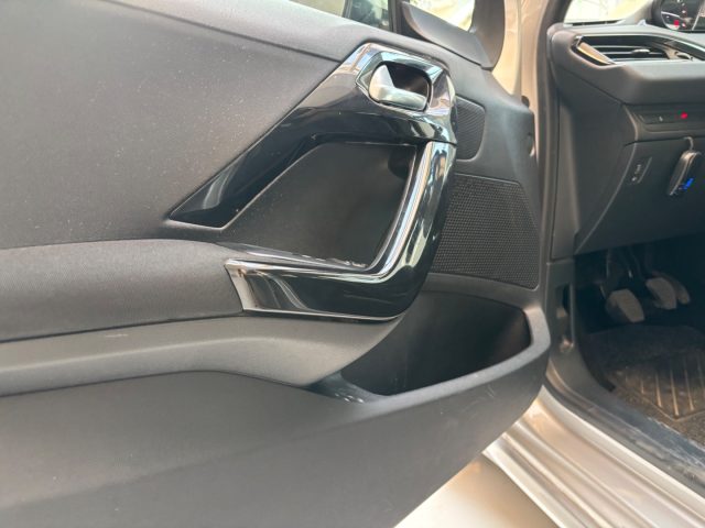 PEUGEOT 208 usata, con Lettore CD