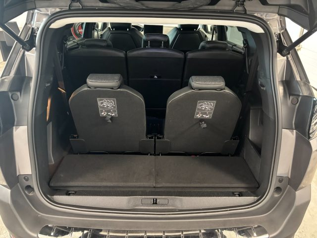 PEUGEOT 5008 usata, con Vetri oscurati