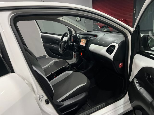 TOYOTA Aygo usata, con Controllo automatico clima