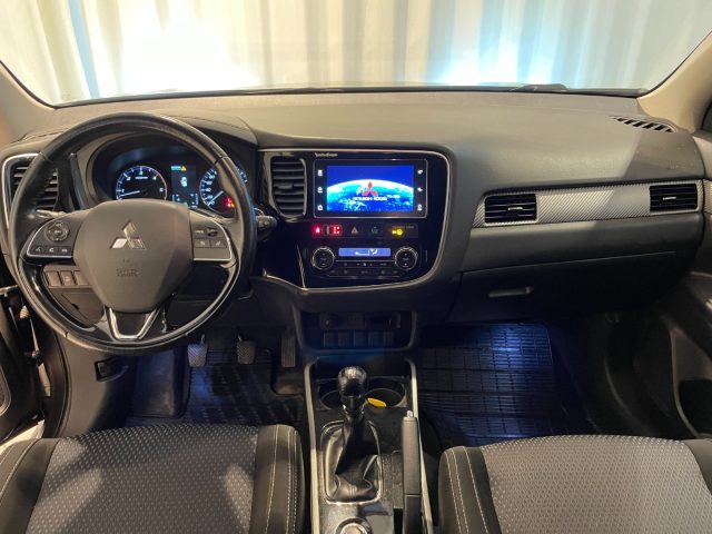 MITSUBISHI Outlander usata, con Autoradio