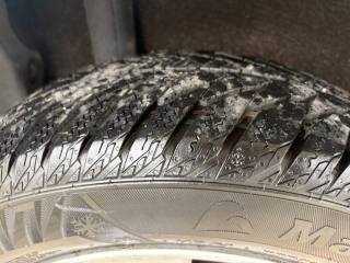 TOYOTA iQ usata, con Pneumatici quattro stagioni