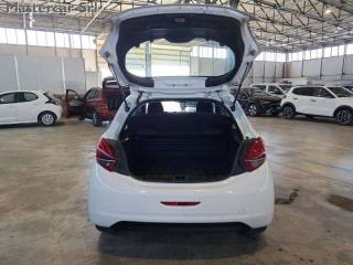 PEUGEOT 208 usata, con Autoradio