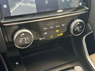 JAGUAR E-Pace usata 14