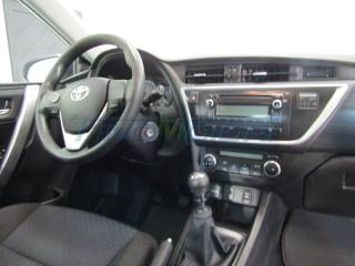TOYOTA Auris usata, con Autoradio