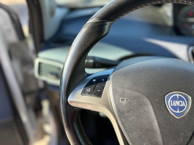 LANCIA Ypsilon usata, con Park Distance Control