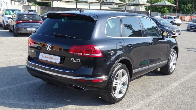 VOLKSWAGEN Touareg usata, con Autoradio