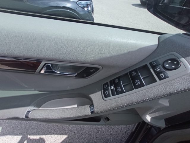 MERCEDES-BENZ R 320 usata, con Trazione integrale