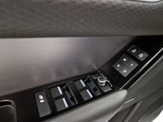 LAND ROVER Range Rover Velar usata, con USB
