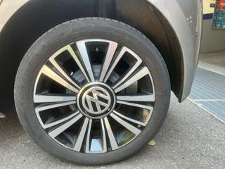 VOLKSWAGEN up! usata, con Chiusura centralizzata