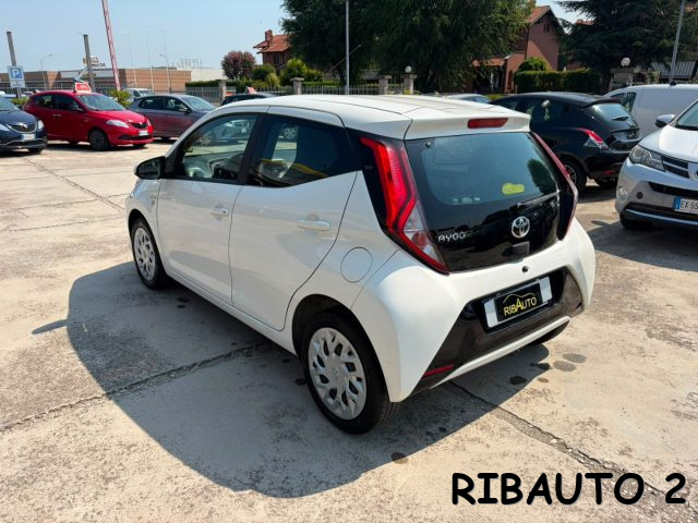TOYOTA Aygo usata, con Autoradio