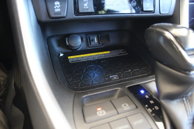 TOYOTA RAV 4 usata, con Sensori di parcheggio posteriori