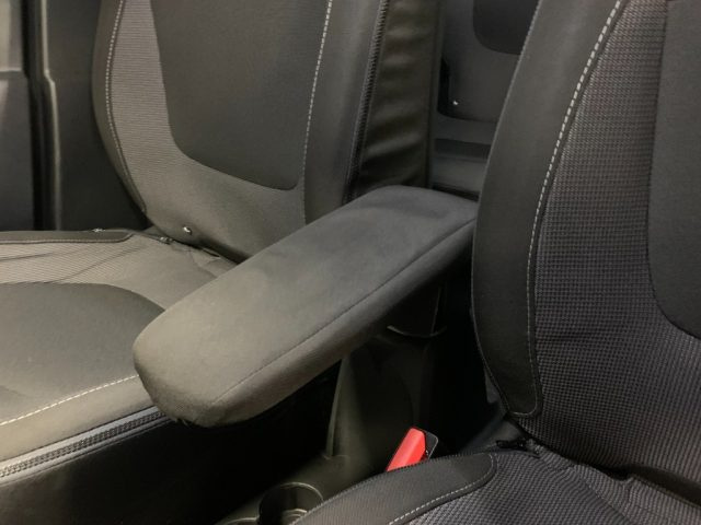 RENAULT Captur usata, con Touch screen