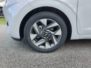 HYUNDAI i10 usata, con Controllo trazione