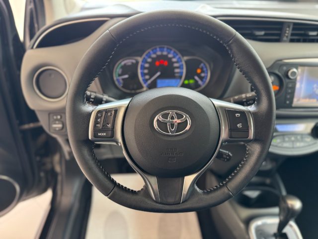 TOYOTA Yaris usata, con Isofix