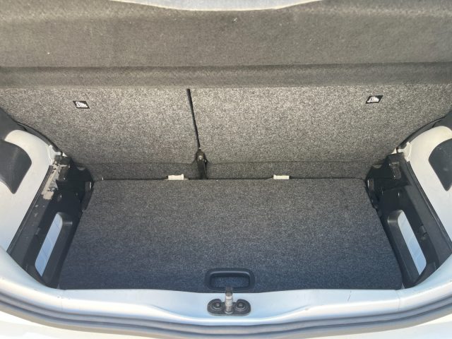 VOLKSWAGEN up! usata, con Boardcomputer