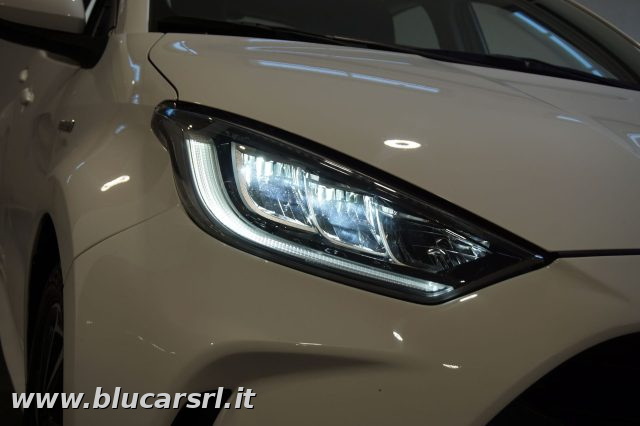 TOYOTA Yaris usata, con Autoradio digitale