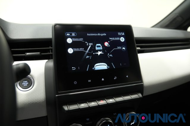 RENAULT Clio usata, con Bluetooth