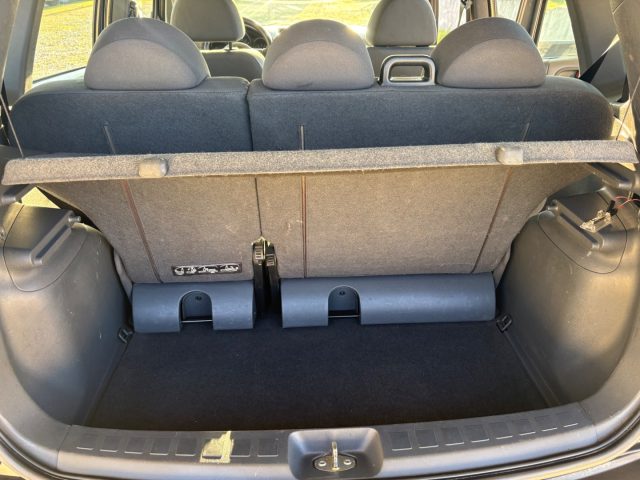 MITSUBISHI Colt usata, con USB