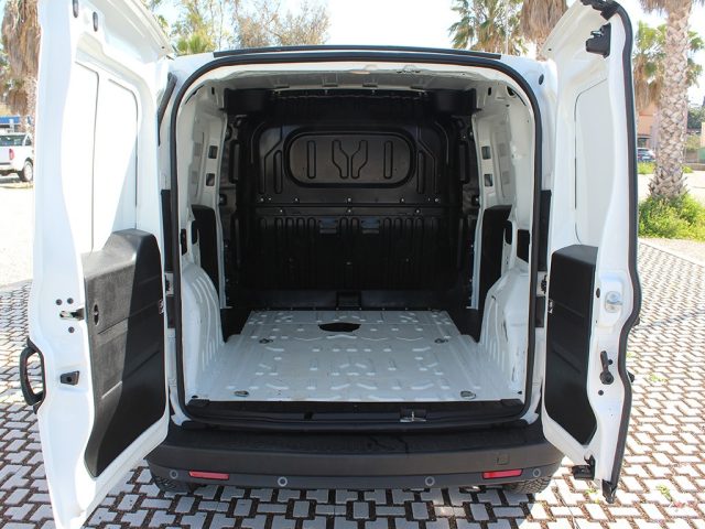 FIAT Doblo usata, con Luci diurne