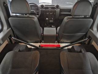LAND ROVER Defender usata 21