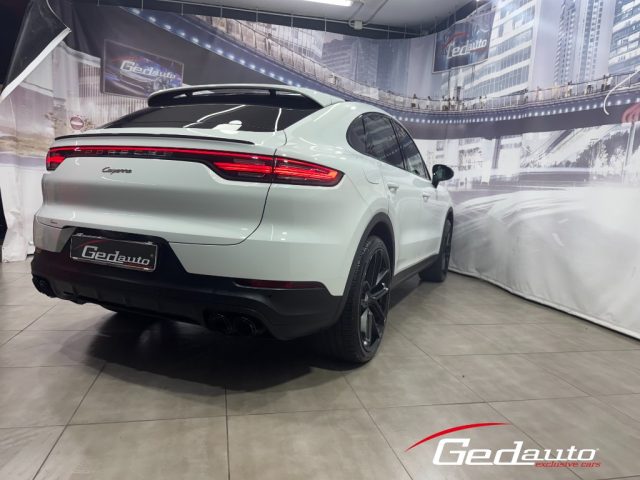 PORSCHE Cayenne usata, con Autoradio