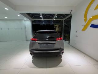 PEUGEOT 2008 usata, con Sistema di navigazione