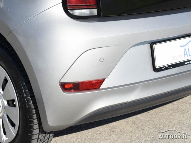 VOLKSWAGEN up! usata 47