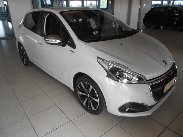 PEUGEOT 208 usata, con Airbag laterali