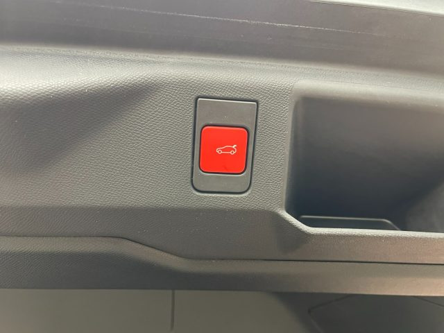 PEUGEOT 5008 usata, con Bracciolo