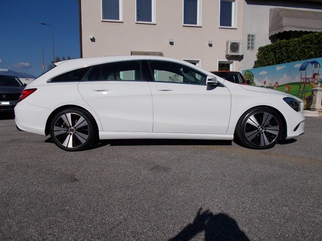 MERCEDES-BENZ CLA 200 usata, con Alzacristalli elettrici