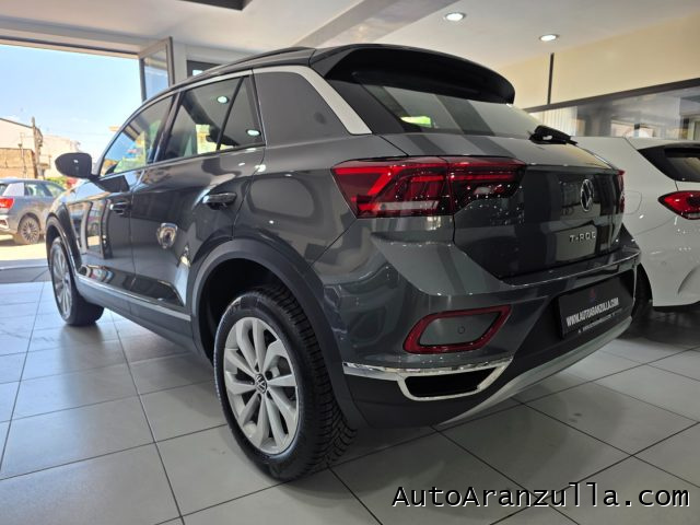 VOLKSWAGEN T-Roc usata, con Autoradio