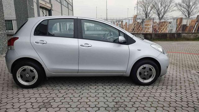 TOYOTA Yaris usata, con Autoradio