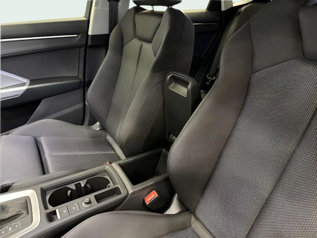 AUDI Q3 usata, con Sensori di parcheggio anteriori