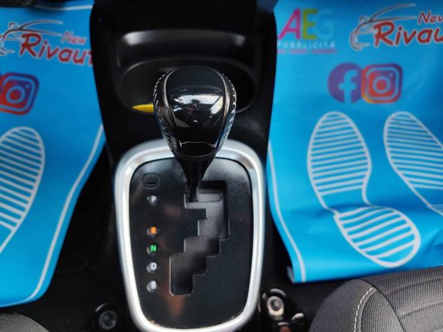 TOYOTA Yaris usata, con Bracciolo