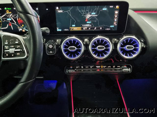 MERCEDES-BENZ GLA 200 usata, con Park Distance Control