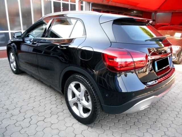 MERCEDES-BENZ GLA 180 usata, con Cerchi in lega